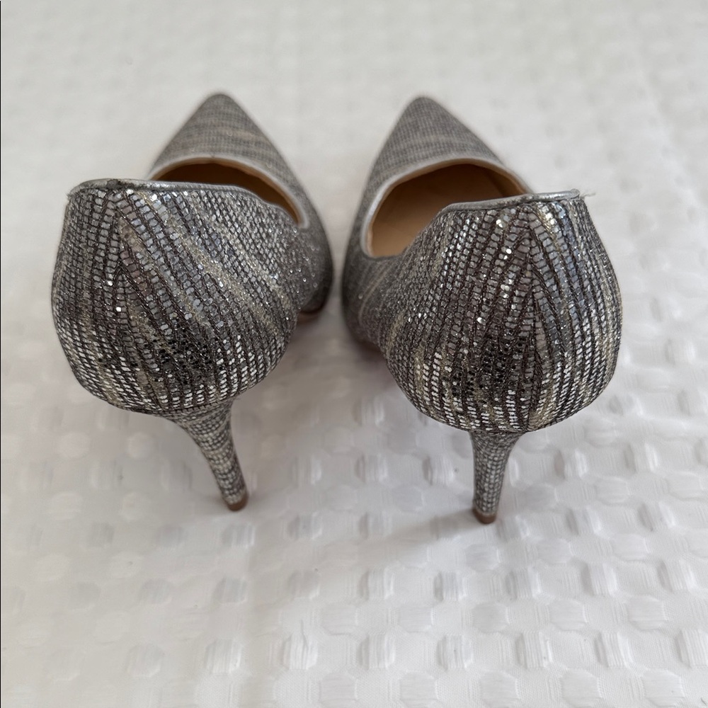 Kelly & Katie Shoes Women's Size 9 Silver Slip-on Pointed Toe Heel Pumps - Picture 3 of 5